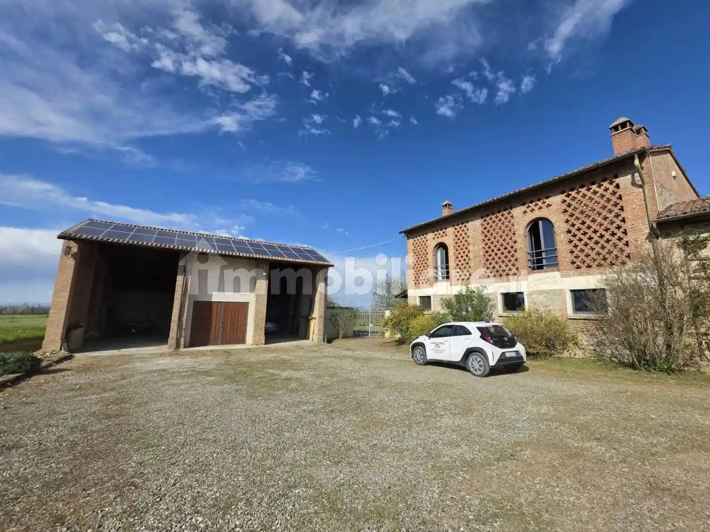 Villa in vendita a Gazzola