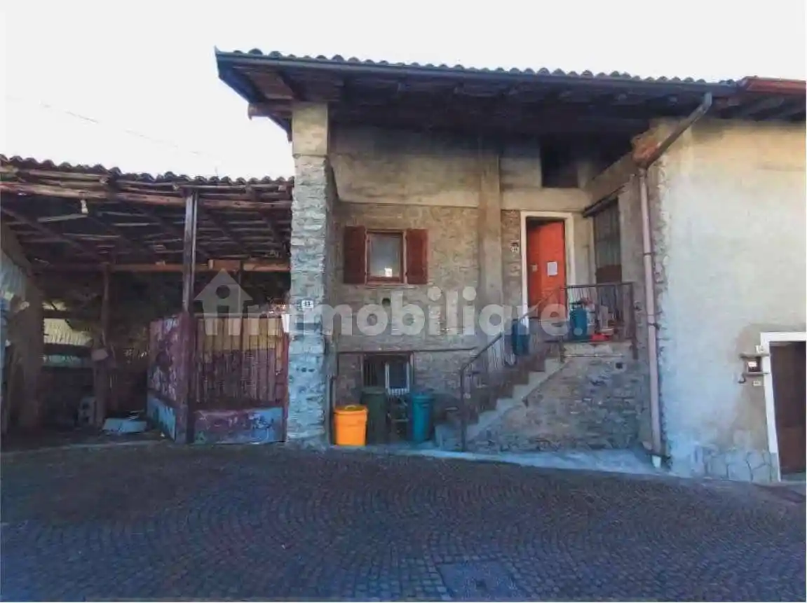 Appartamento in vendita a Asso