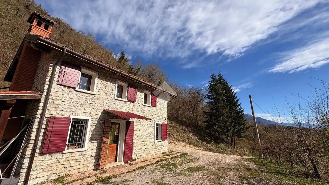 Casa indipendente in vendita a Pedavena