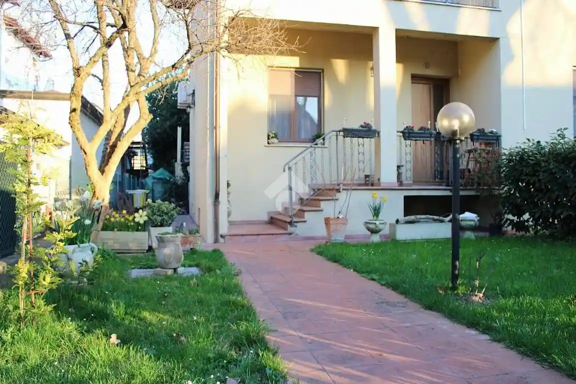 Villa in vendita a Forlimpopoli