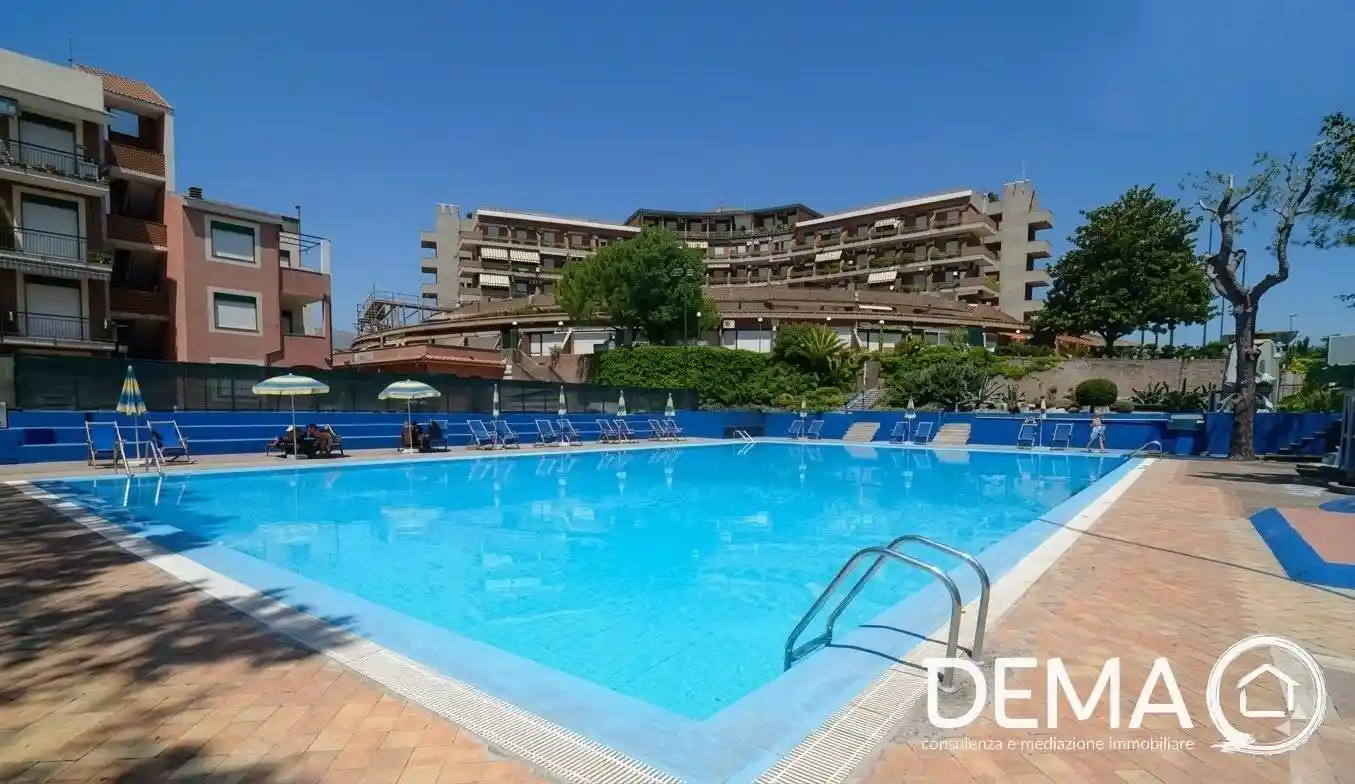 Appartamento in vendita a Giardini-Naxos