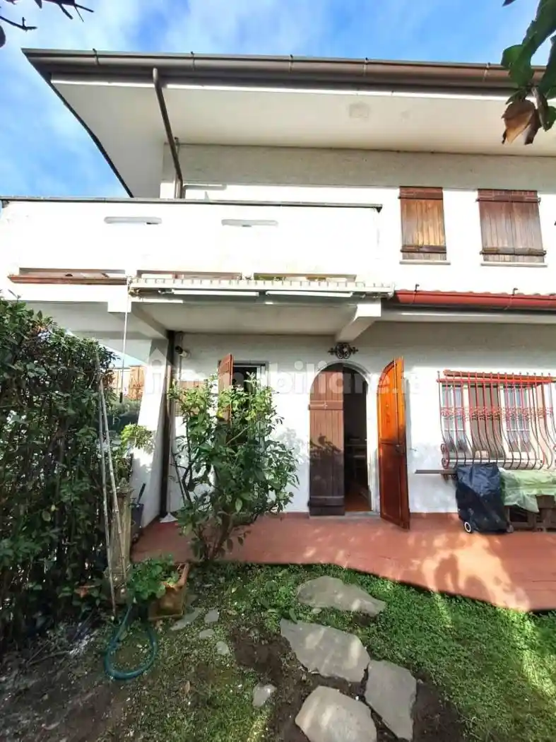 Villetta a schiera in vendita a Massa