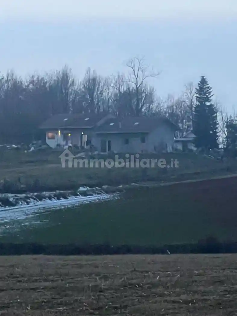 Rustico - Casale in vendita a Bra