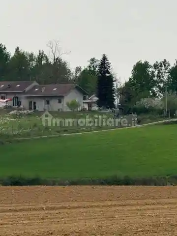 Rustico - Casale in vendita a Bra