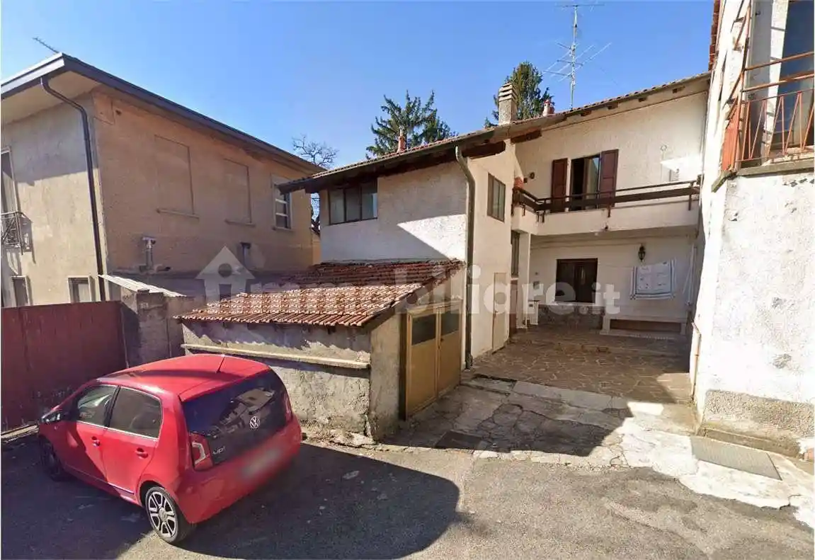 Appartamento in vendita a Locate Varesino