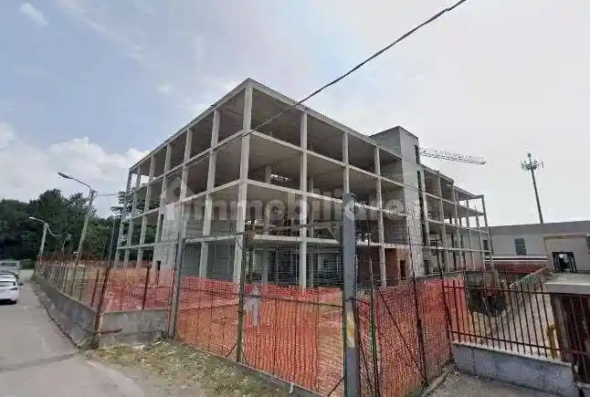 Palazzo - Stabile in vendita a Mozzate