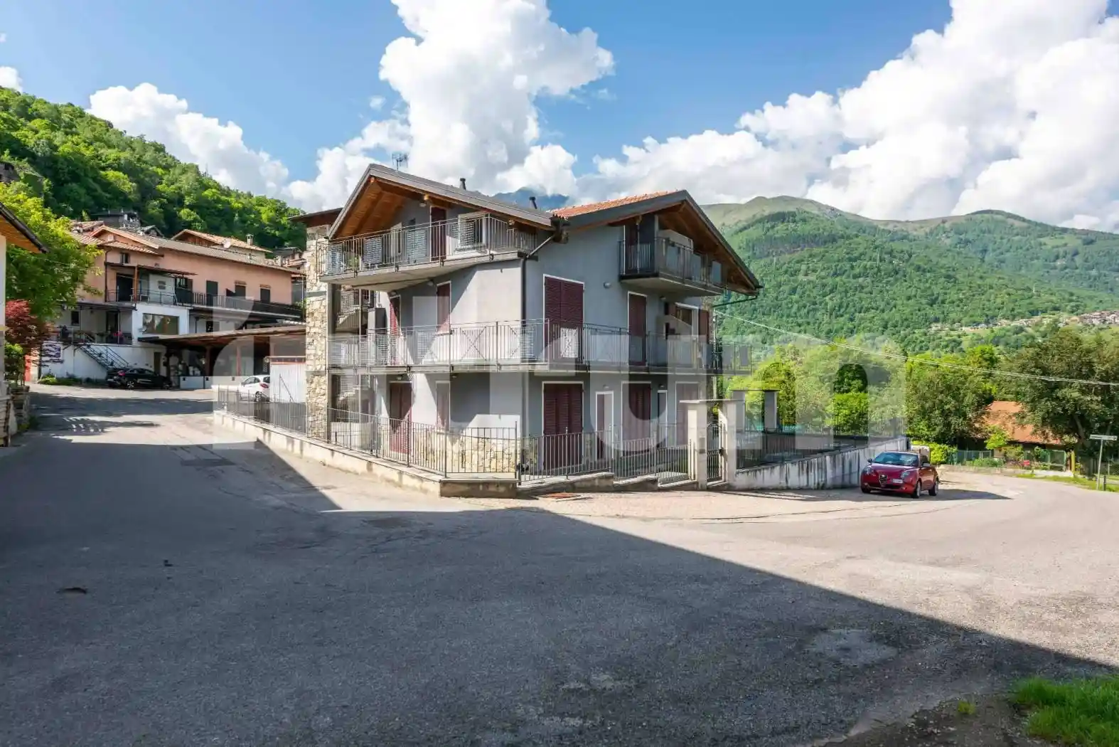 Appartamento in vendita a Gravedona ed Uniti