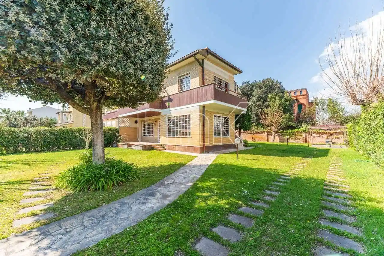 Villa in vendita a Fiumicino