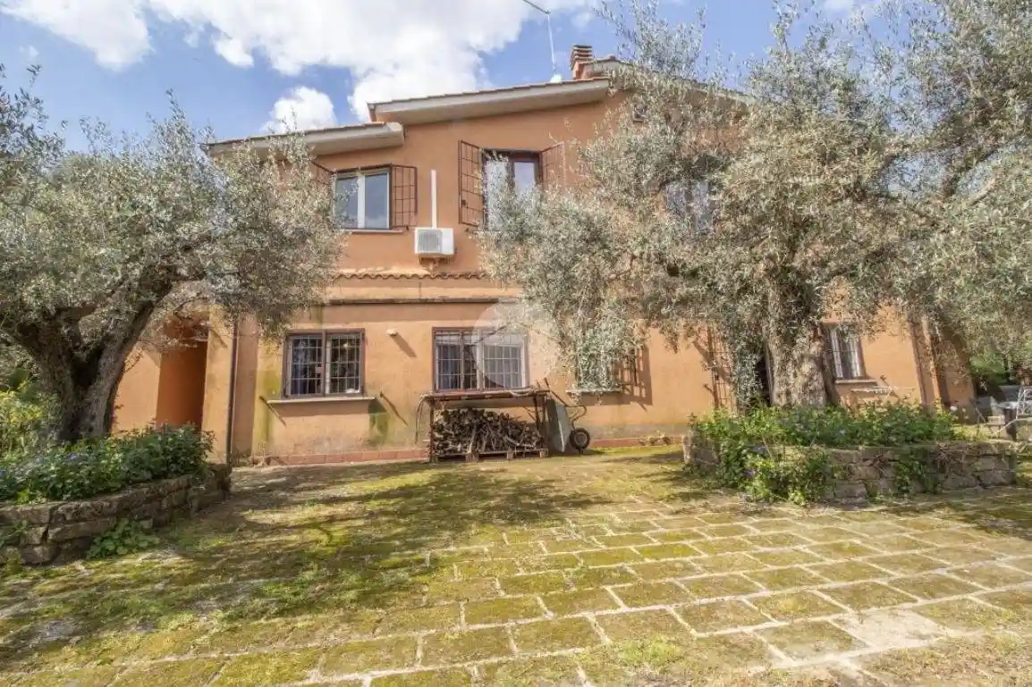 Rustico - Casale in vendita a Palombara Sabina