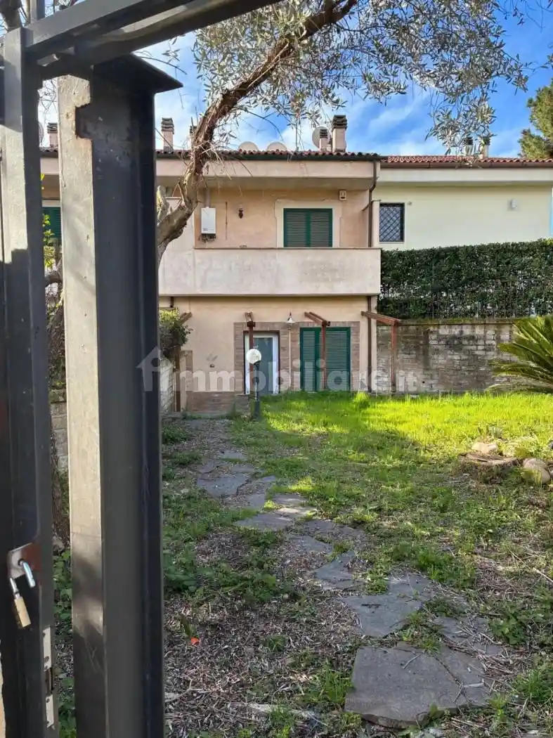 Villetta a schiera in vendita a Roma