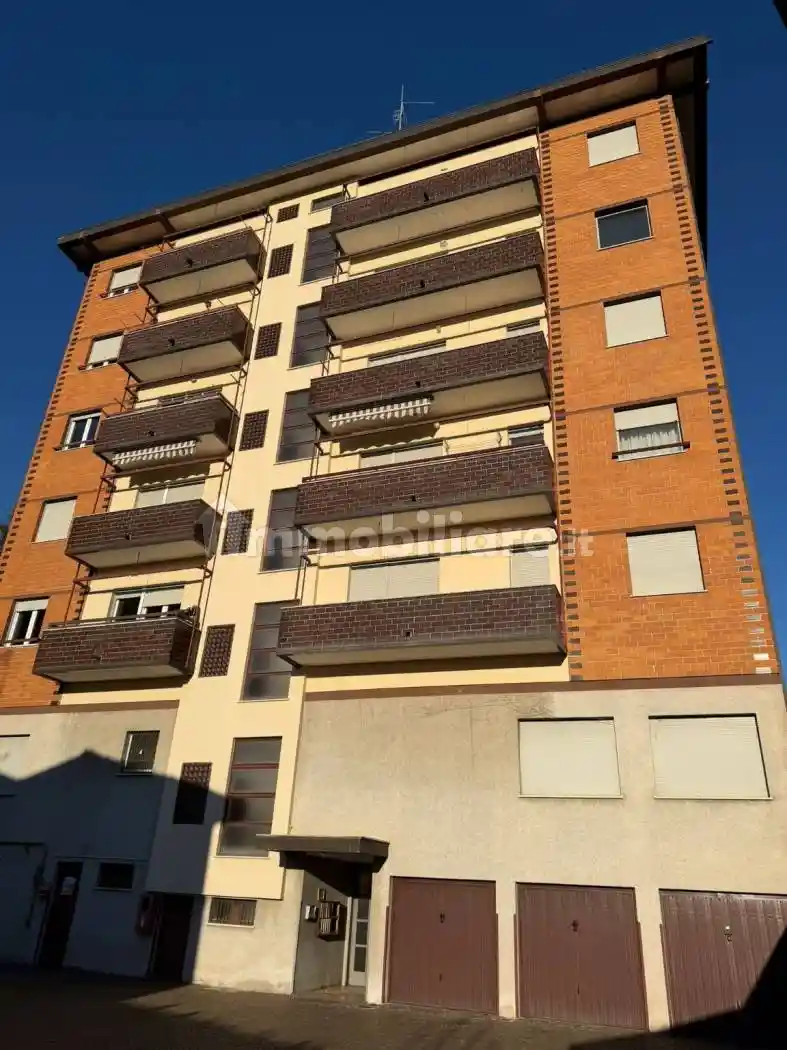 Appartamento in vendita a Caronno Varesino