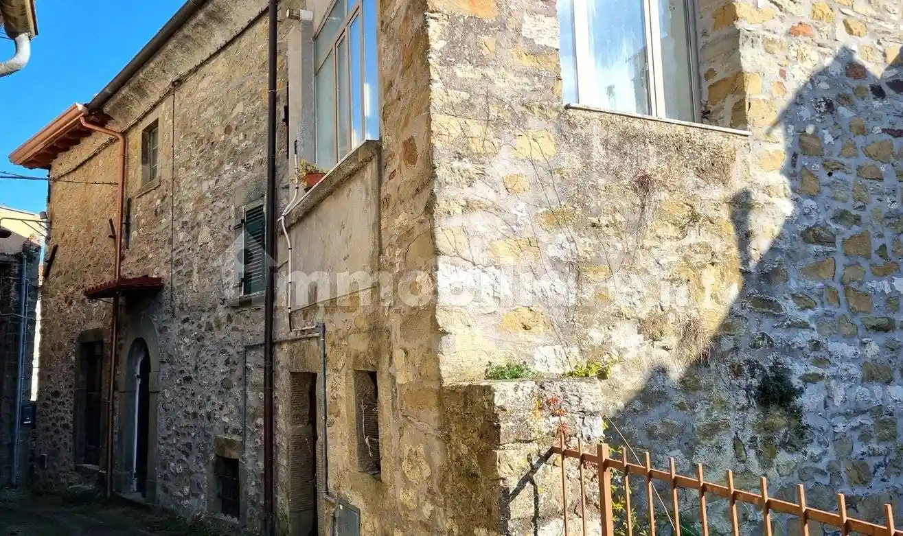 Casa indipendente in vendita a Casola in Lunigiana