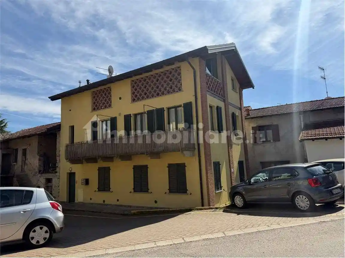 Appartamento in vendita a Daverio