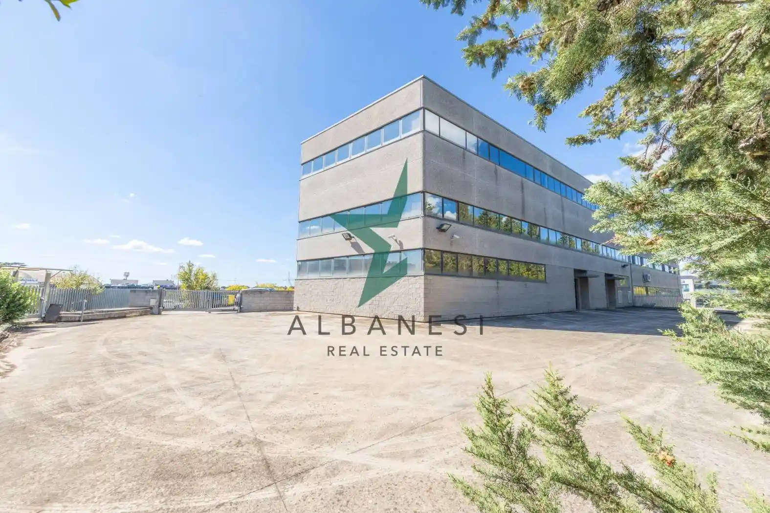 Palazzo - Edificio in vendita a Formello