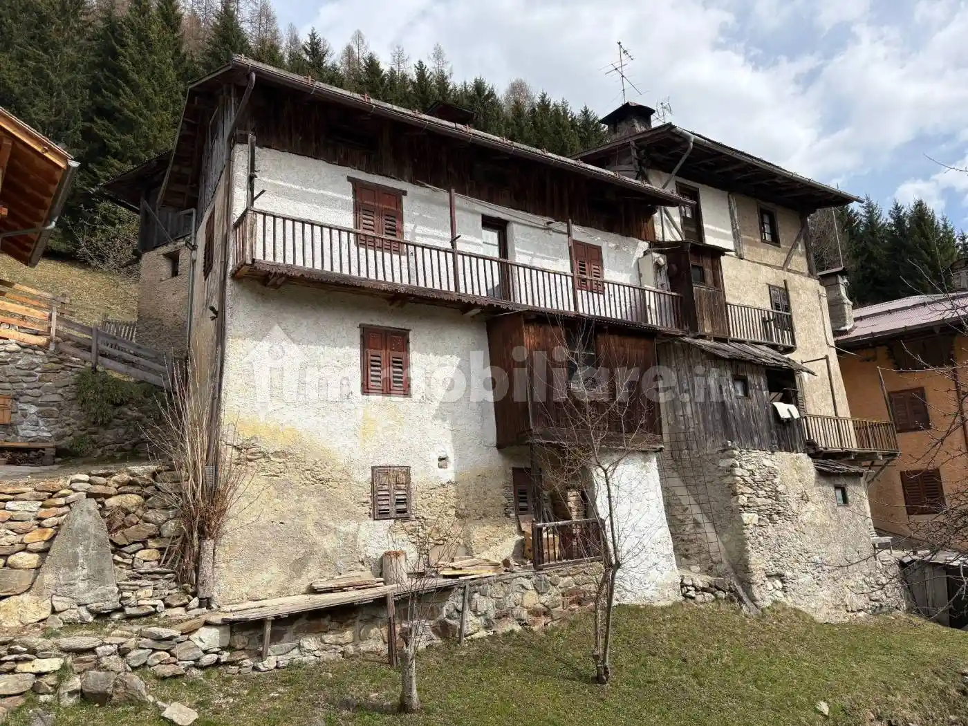 Casa indipendente in vendita a Rabbi