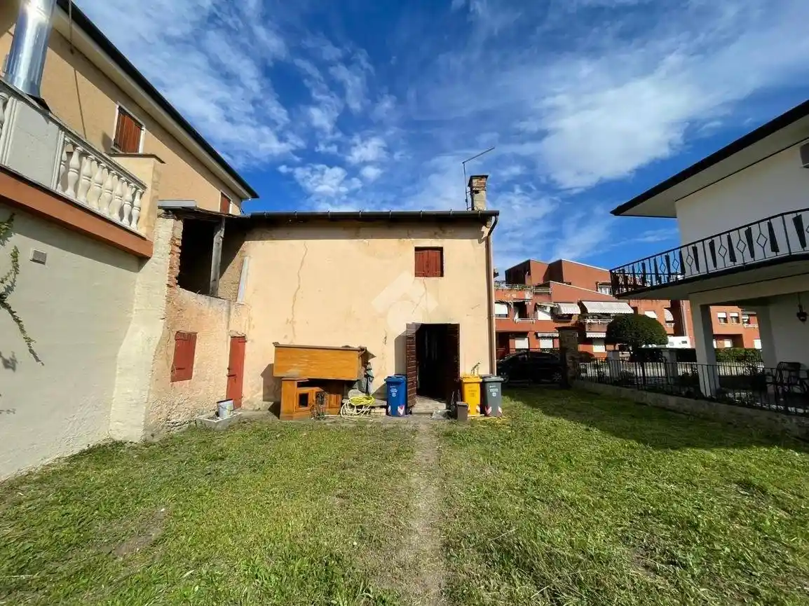 Rustico - Casale in vendita a Povegliano