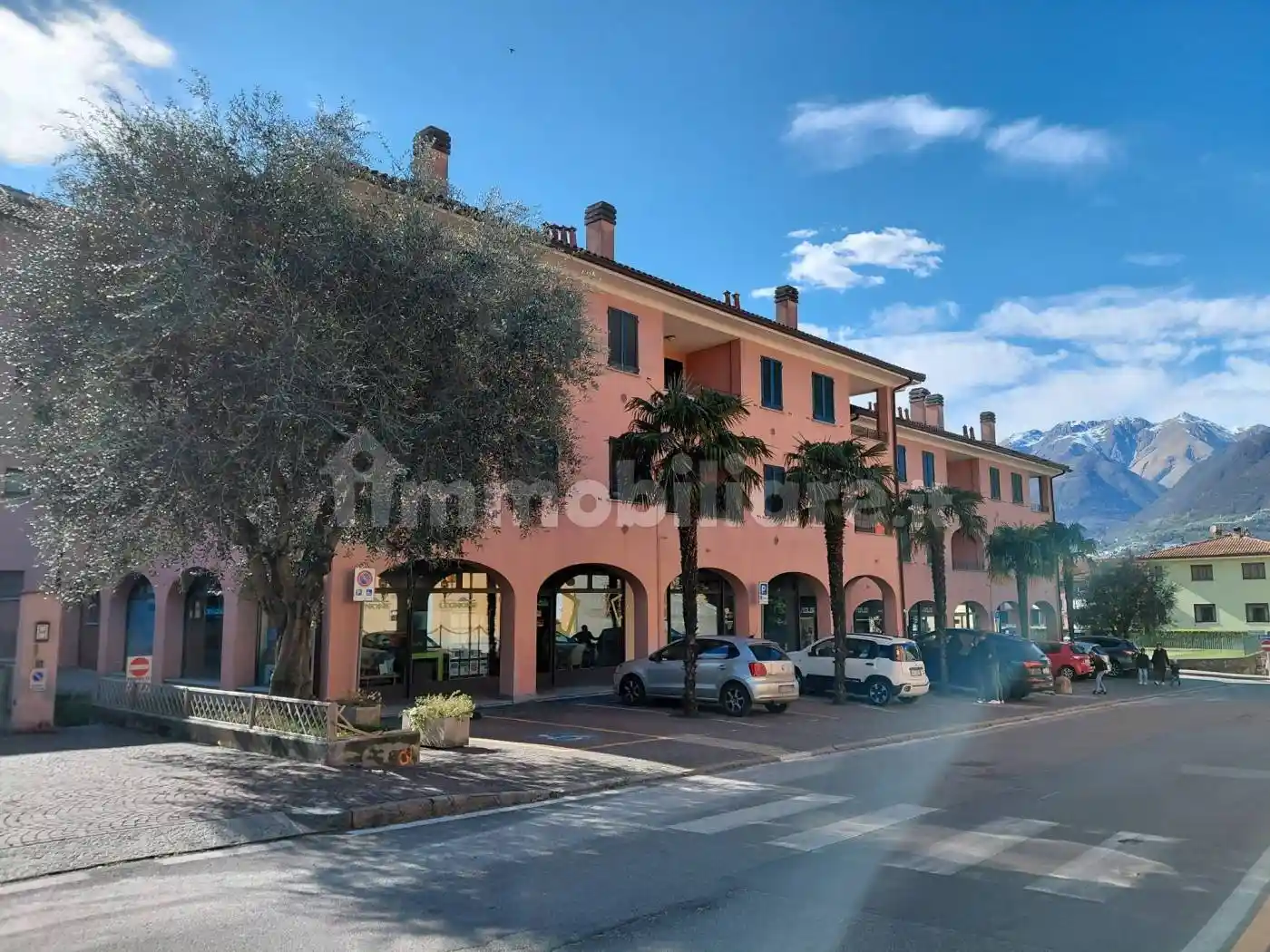 Appartamento in affitto a Colico