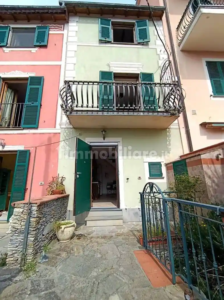 Villetta a schiera in vendita a Avegno