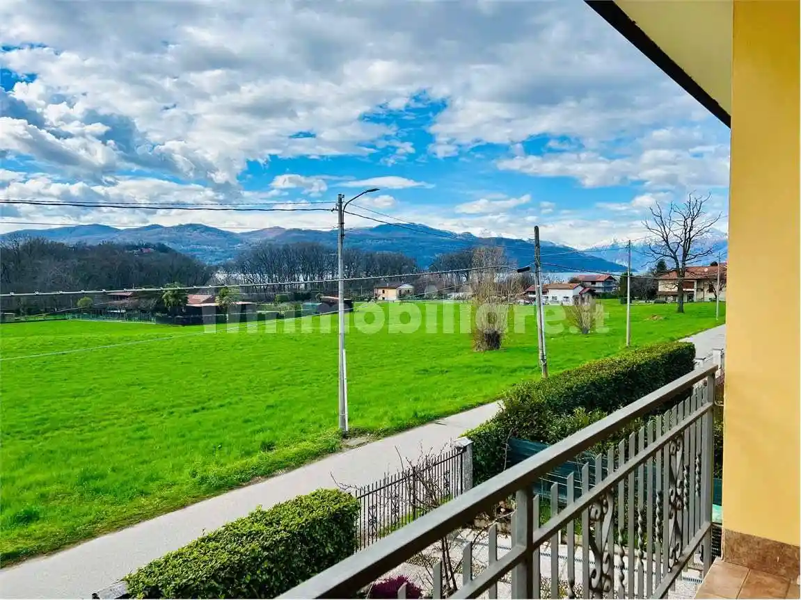 Appartamento in affitto a Ispra