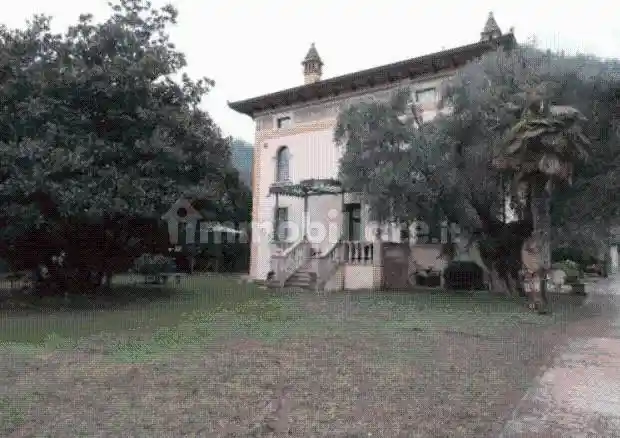 Villa in vendita a Affi