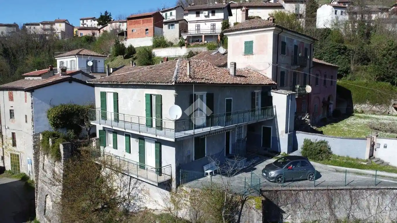 Casa indipendente in vendita a Parodi Ligure