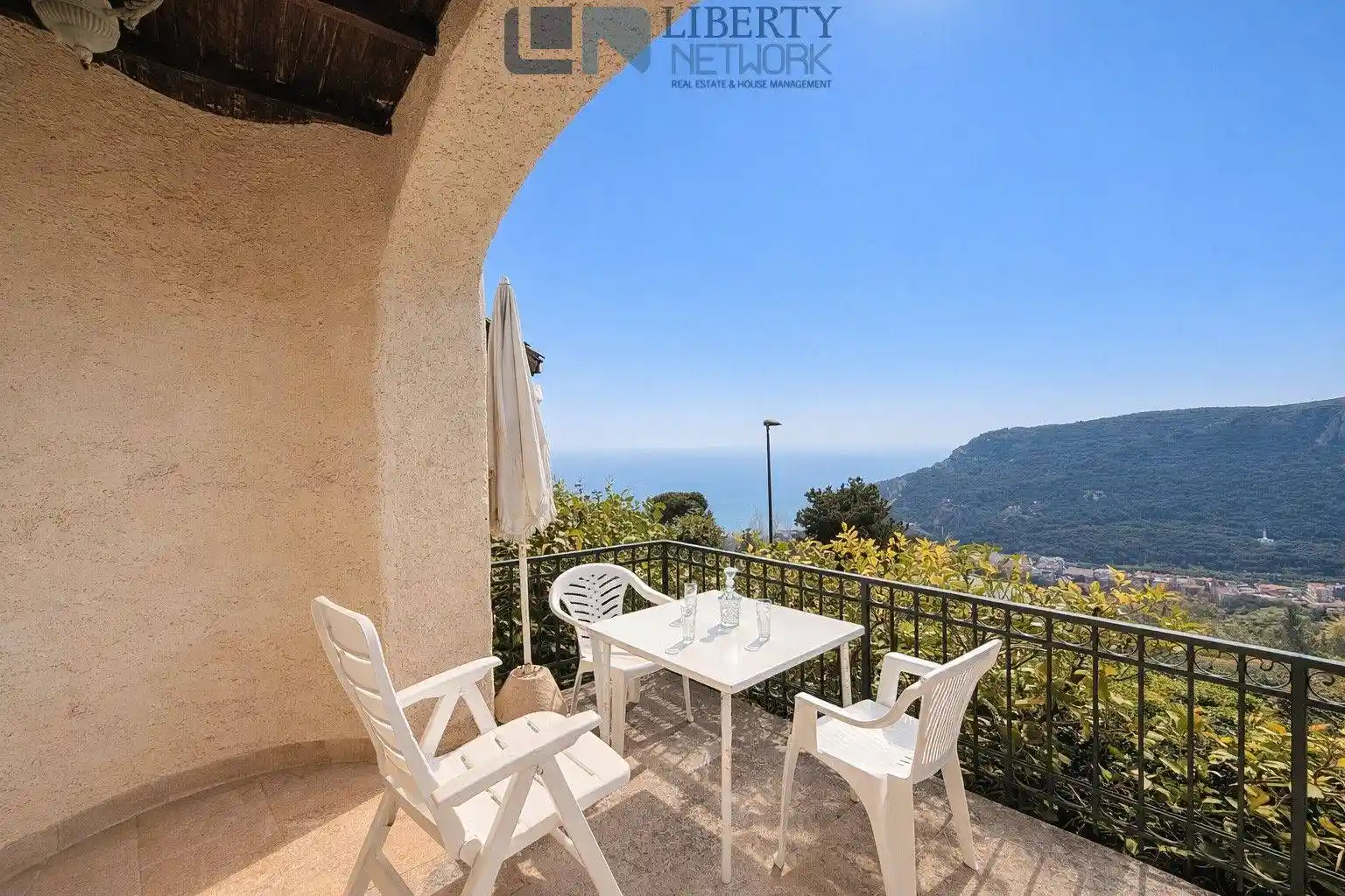 Villa in vendita a Finale Ligure