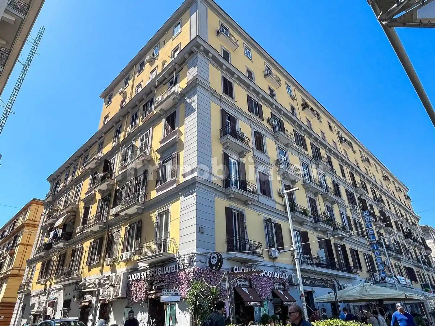 Appartamento in vendita a Napoli