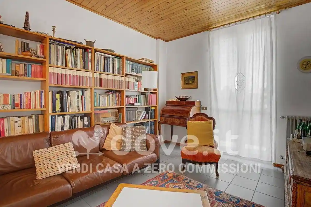 Villa in vendita a Marchirolo