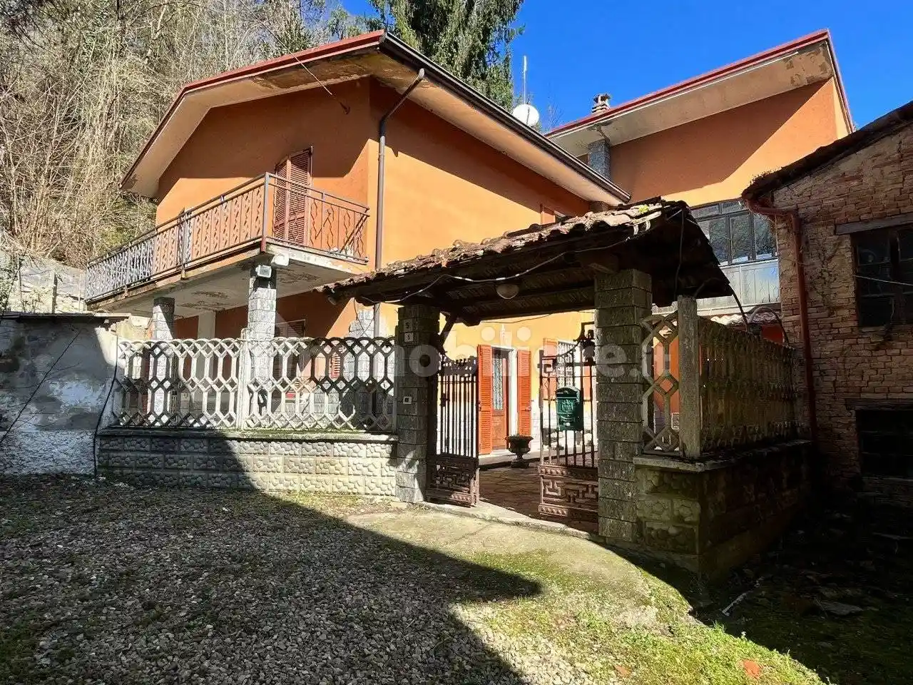 Casa indipendente in vendita a Gropparello