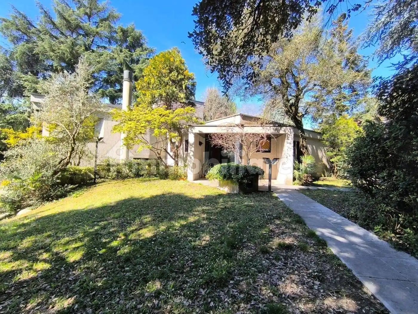 Villa in vendita a Legnano