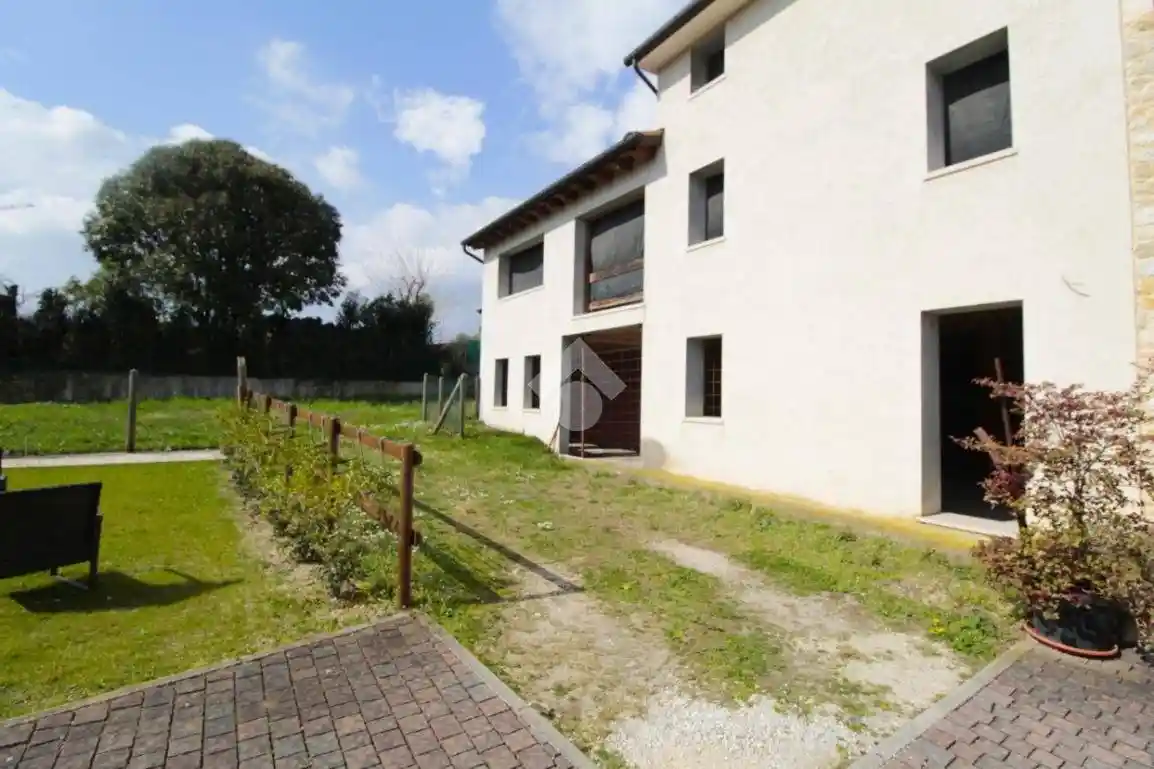 Villa in vendita a Castelcucco