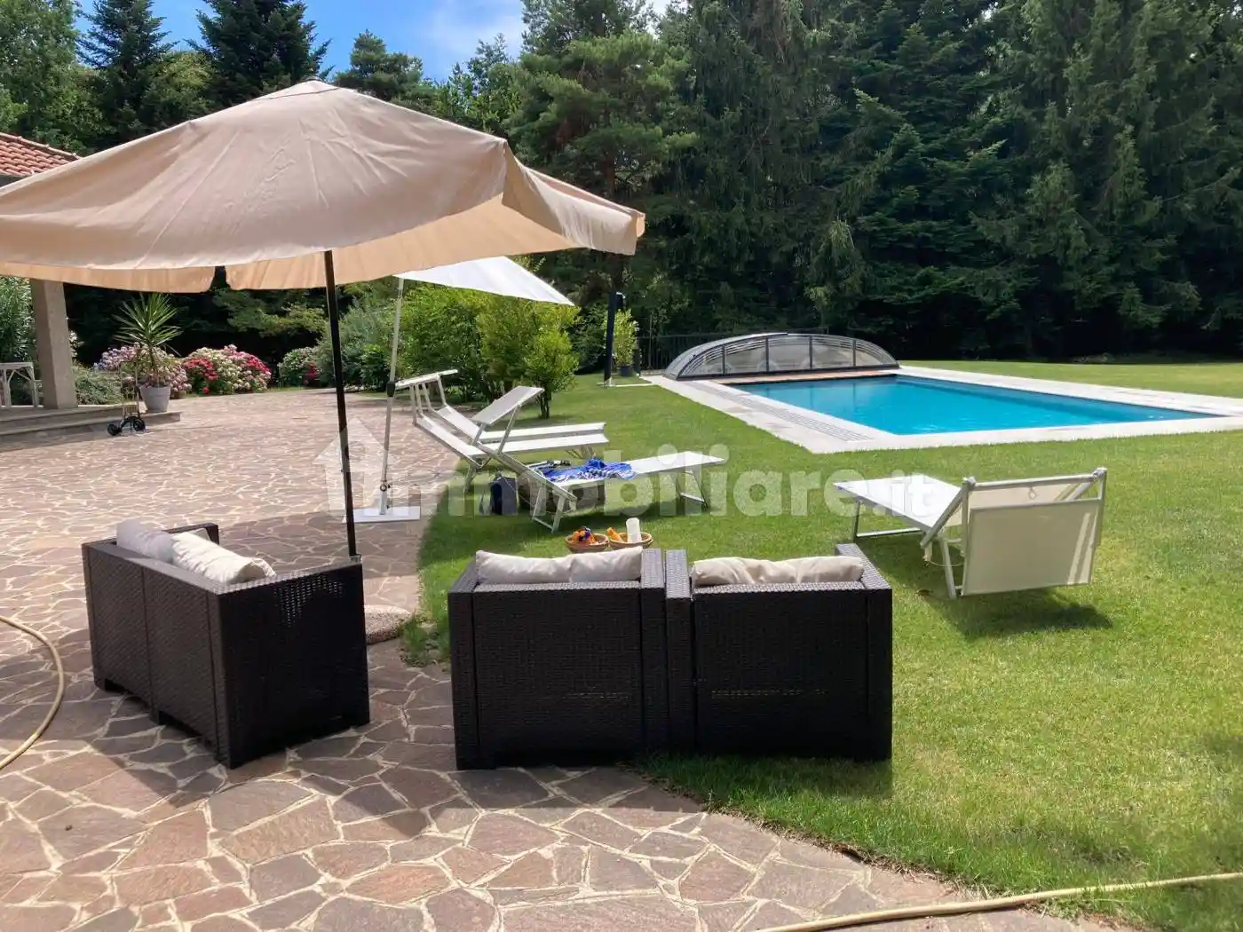 Villa in affitto a Locate Varesino