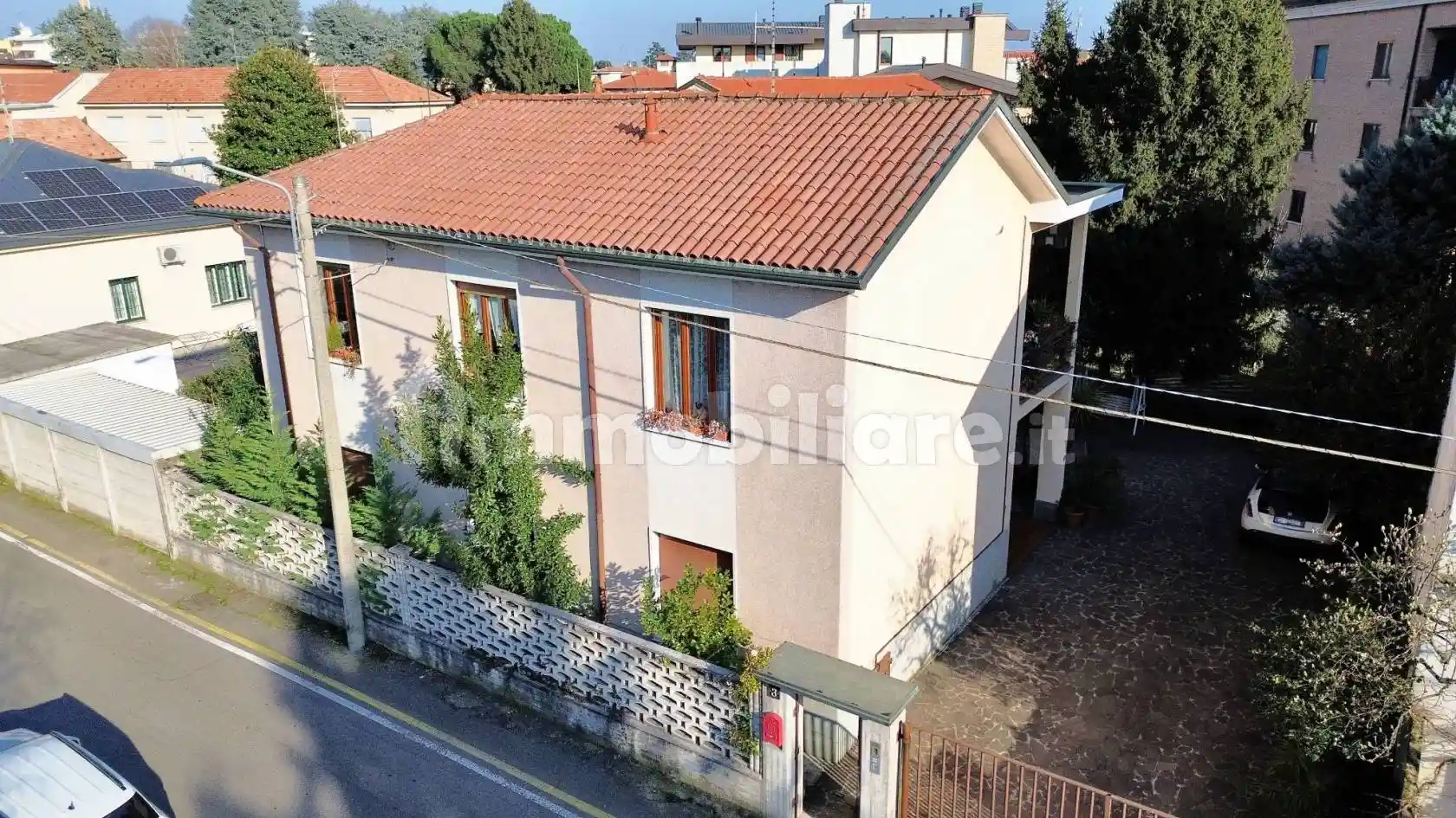 Villa in vendita a Limbiate