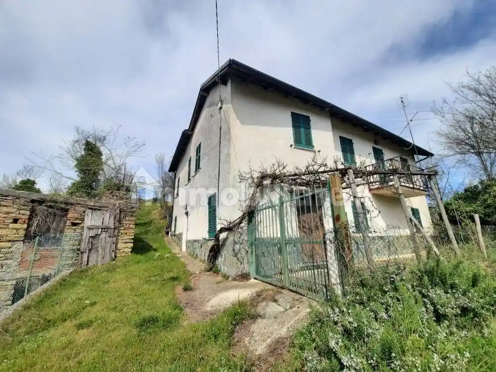 Villa in vendita a Morbello