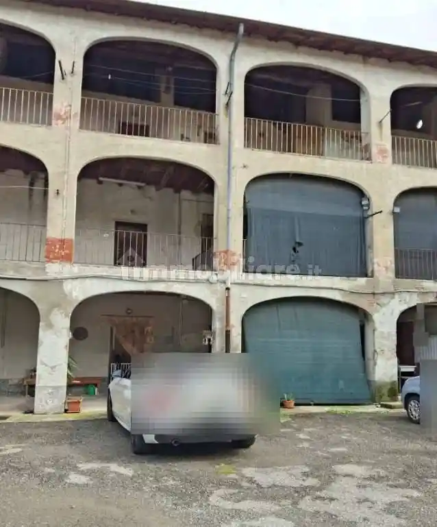 Appartamento in vendita a Faloppio