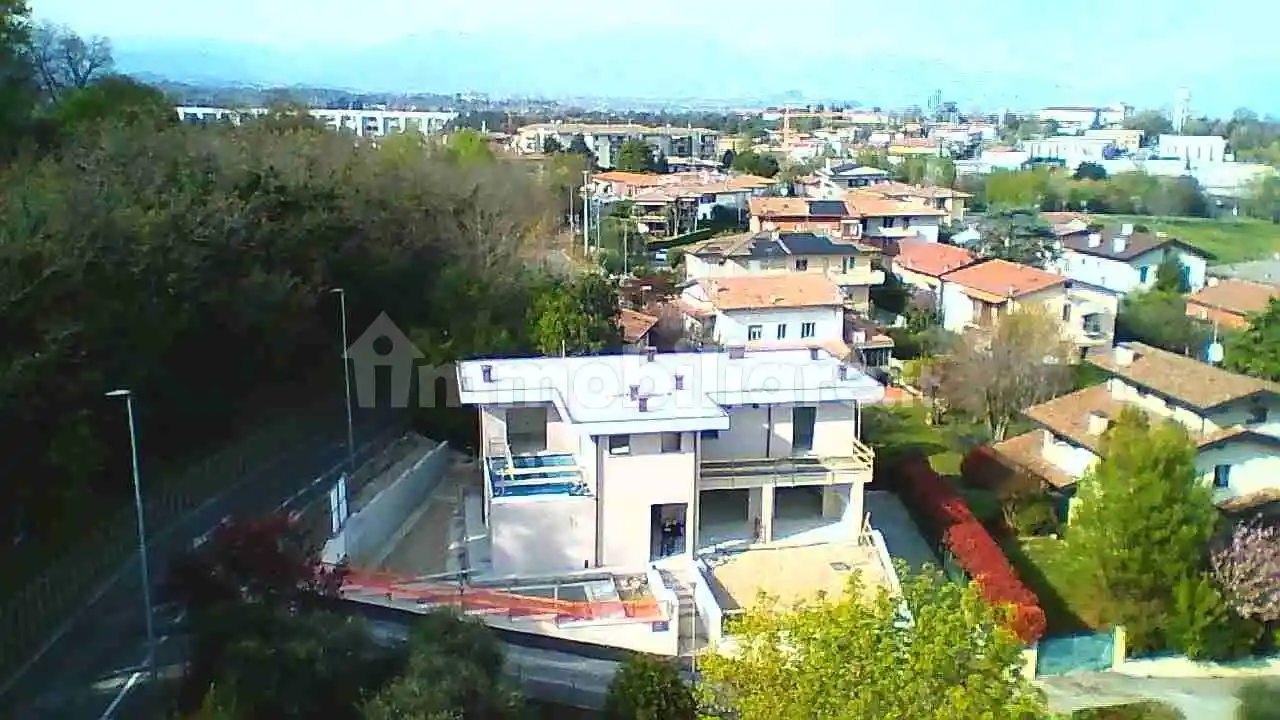 Appartamento in vendita a Desenzano del Garda