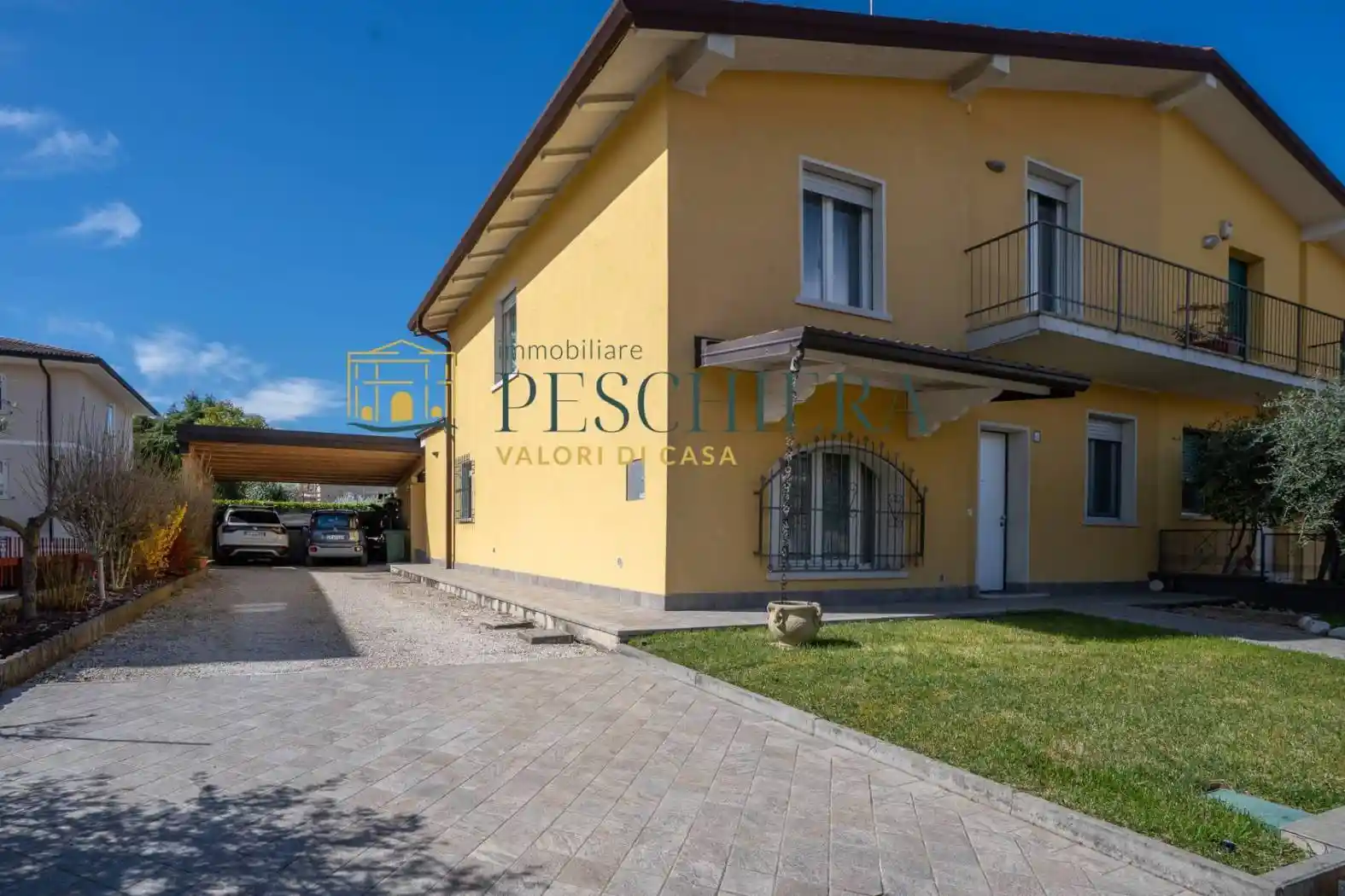 Villa in vendita a Peschiera del Garda