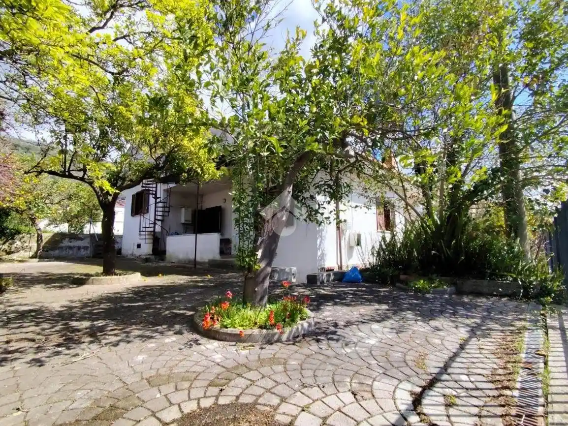 Villa in vendita a Cervino