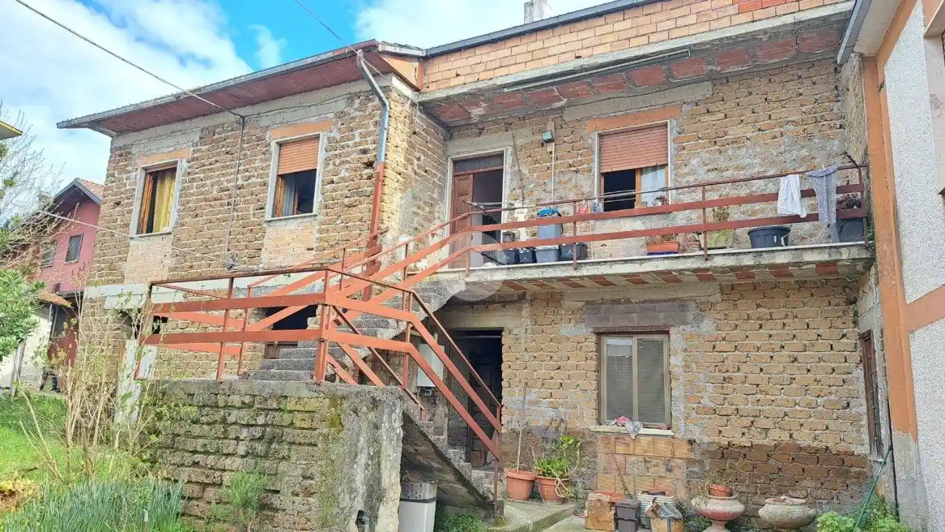 Casa indipendente in vendita a Frosinone