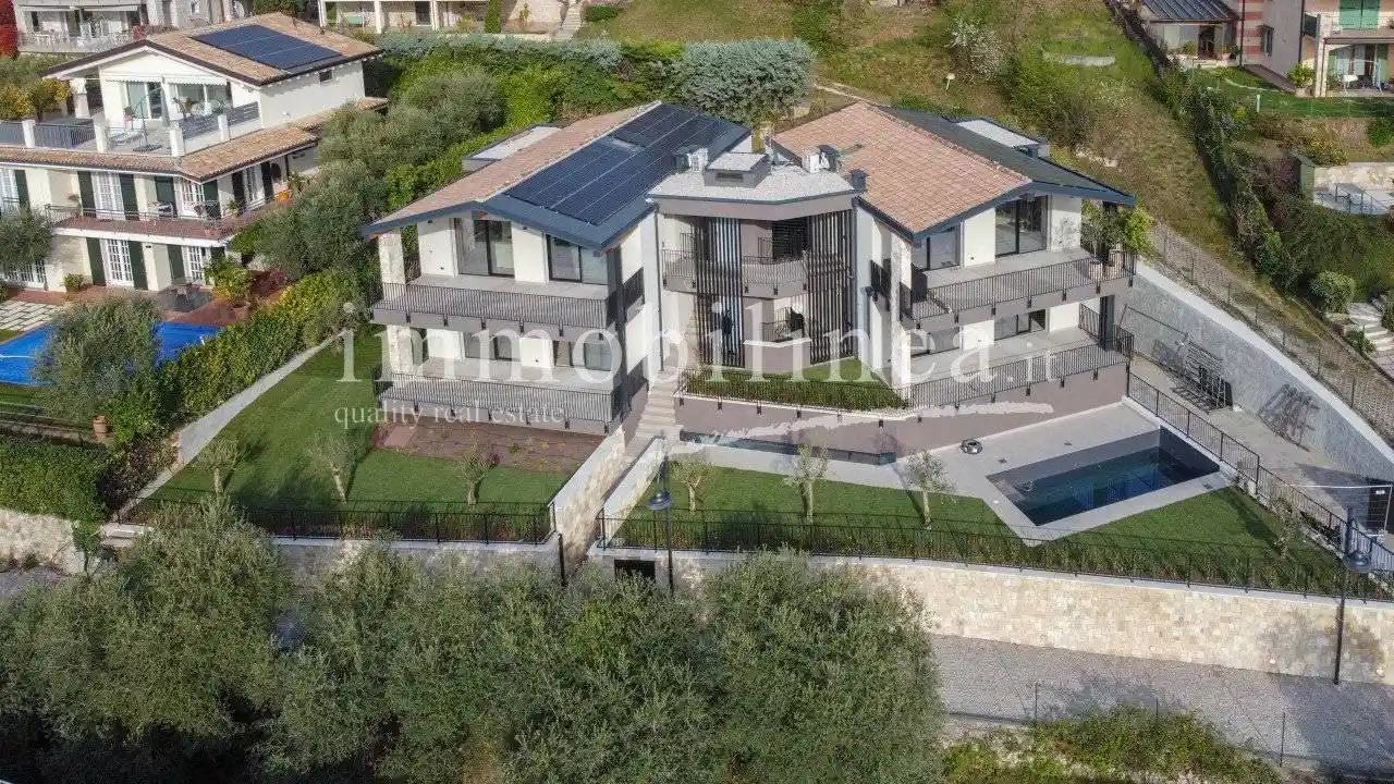 Appartamento in vendita a Torri del Benaco