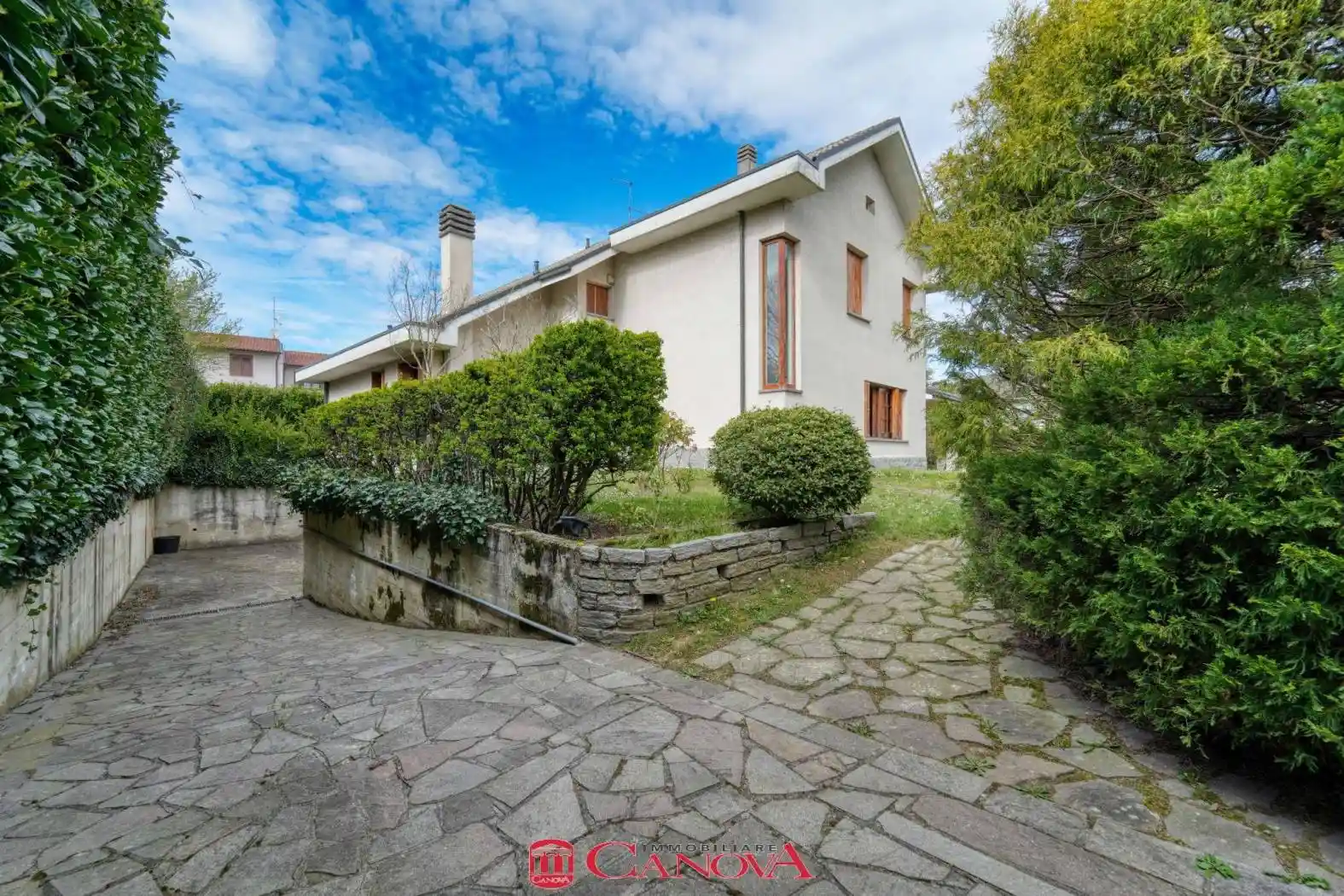 Villa in vendita a Albiolo