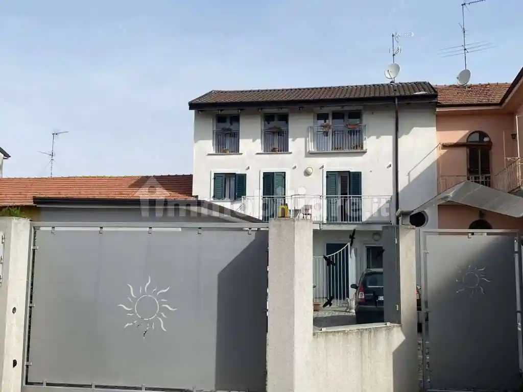 Palazzo - Edificio in vendita a Busto Arsizio