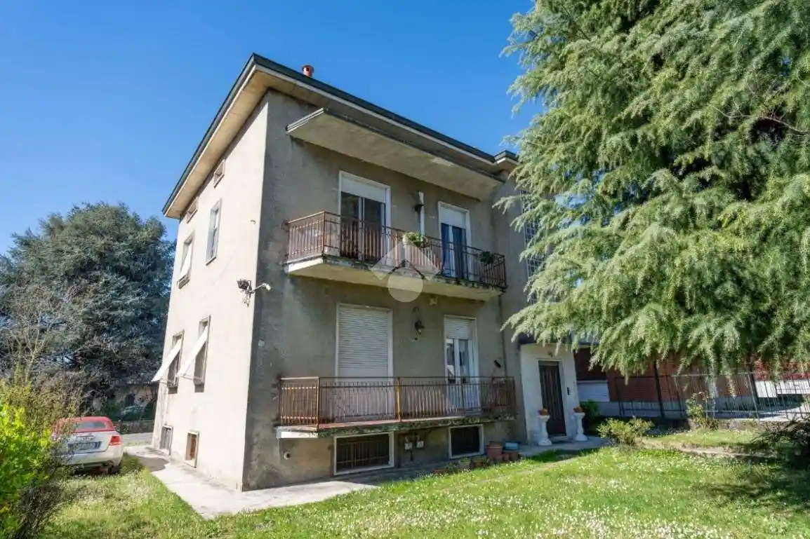 Villa in vendita a Verano Brianza