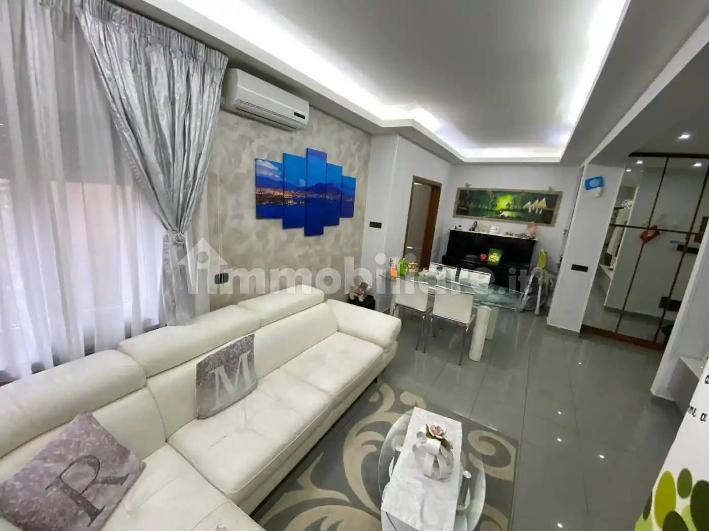 Appartamento in vendita a Napoli