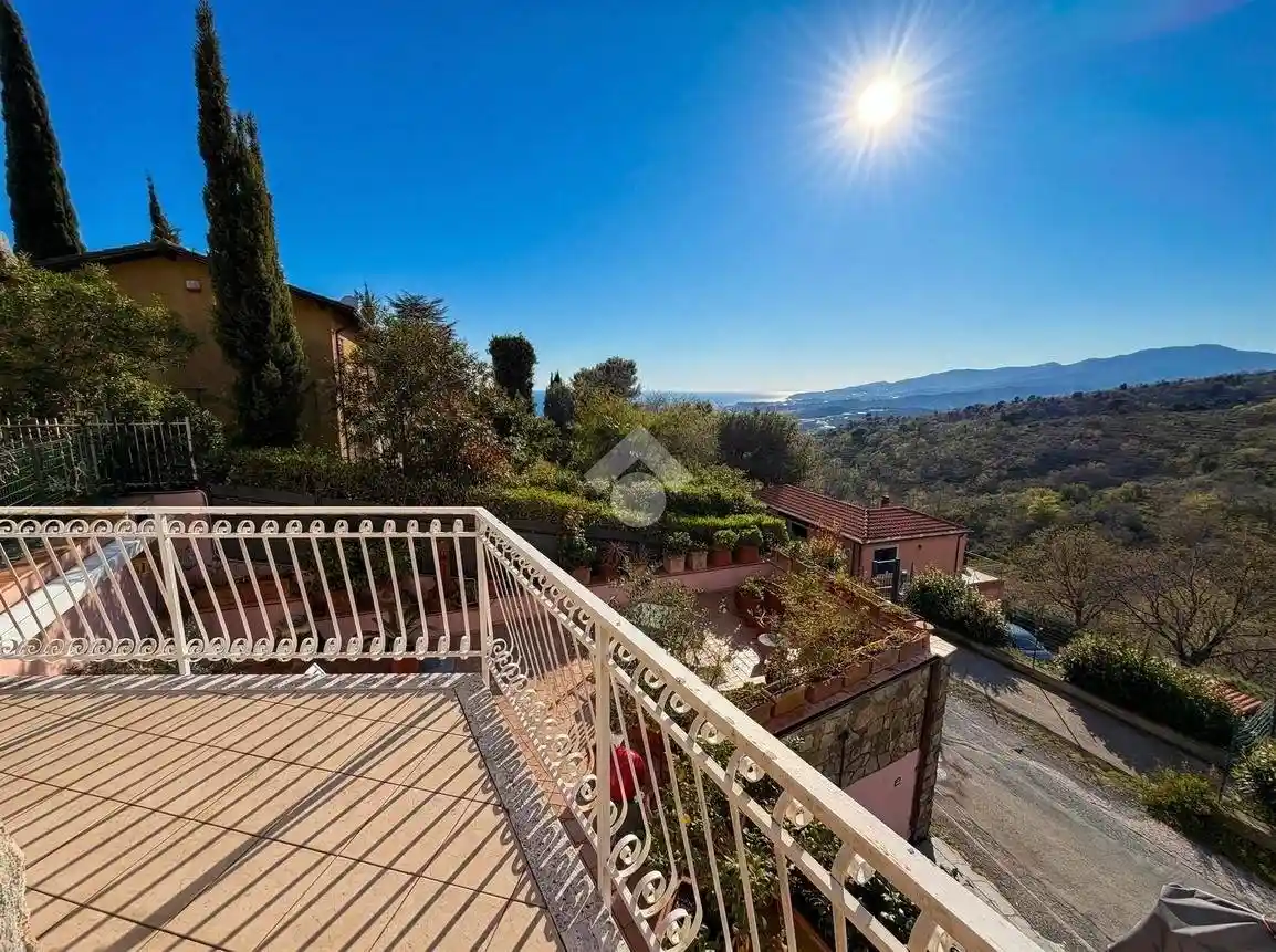 Villa in vendita a Cipressa