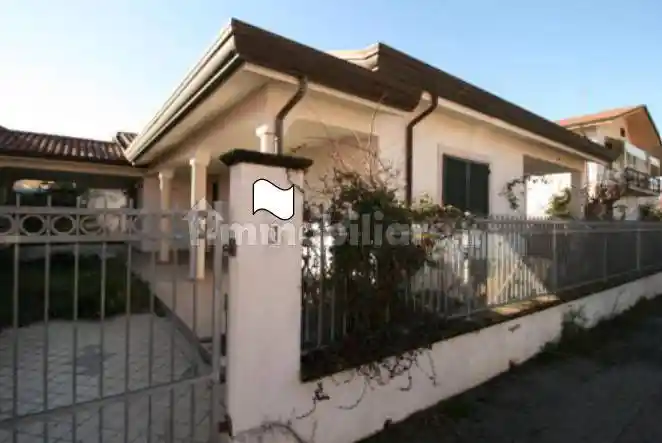 Villa in vendita a Viareggio