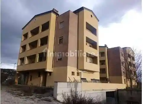 Palazzo - Stabile in vendita a Magione