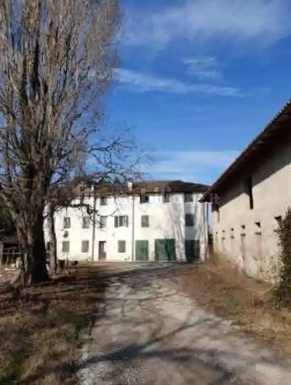 Rustico - Casale in vendita a Fiume Veneto