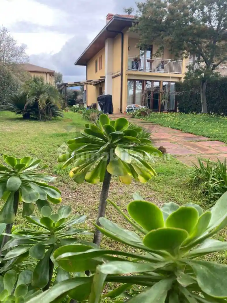 Villa in affitto a Aci Sant'Antonio