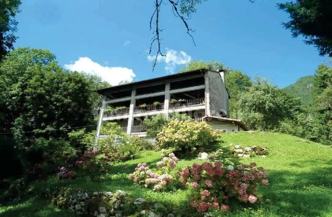 Appartamento in vendita a Frisanco